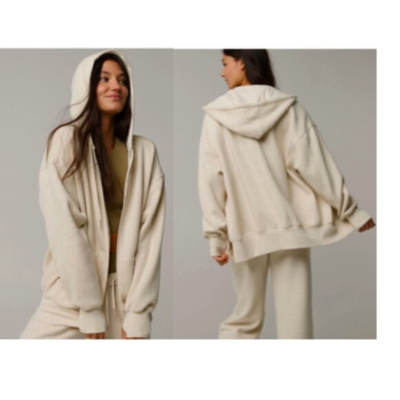 aerie Tops - NWT- OFFLINE By Aerie Women’s Oversized Cloud Fleece Full Zip Hoodie Size M